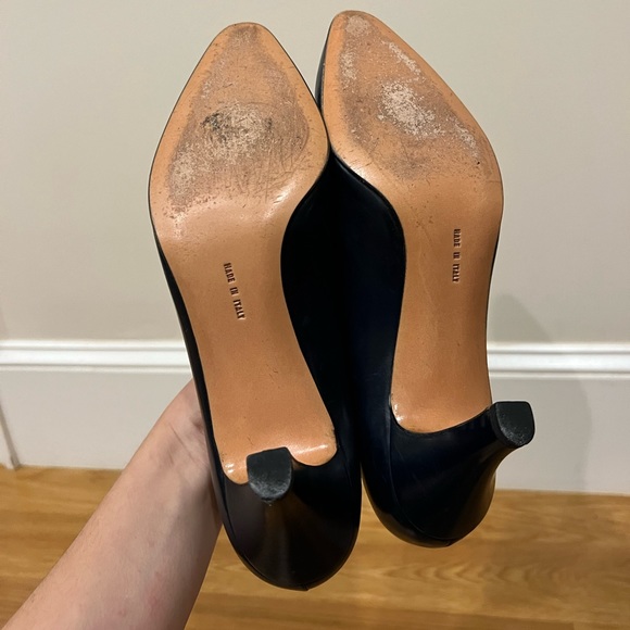 Vintage ferragamo heels in really great used condition! - Picture 5 of 8